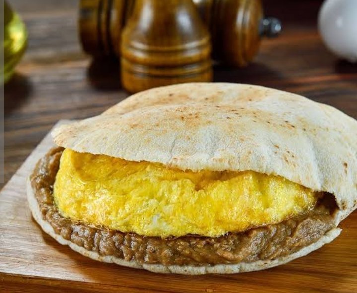 ساندوتش فول بالبيض الامليت